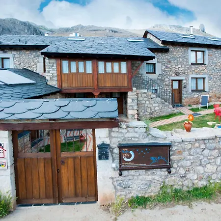 Casas Rurales Entre Babia Y La Luna Villafeliz Exterior foto